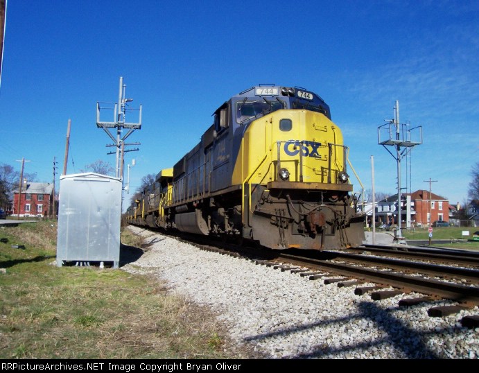 CSX 744